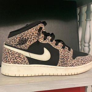 Cheeta print jordan 1 mid
